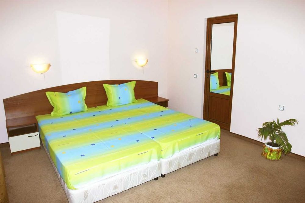 Продава се Хотел в Димитровград - 640 кв.м за 1000 €/кв.м - Снимка #6