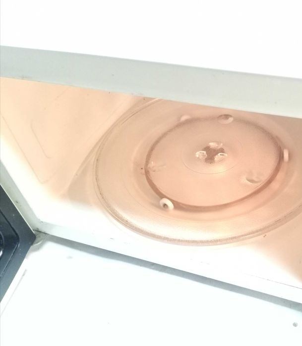 Микровълнова CANDY с грил