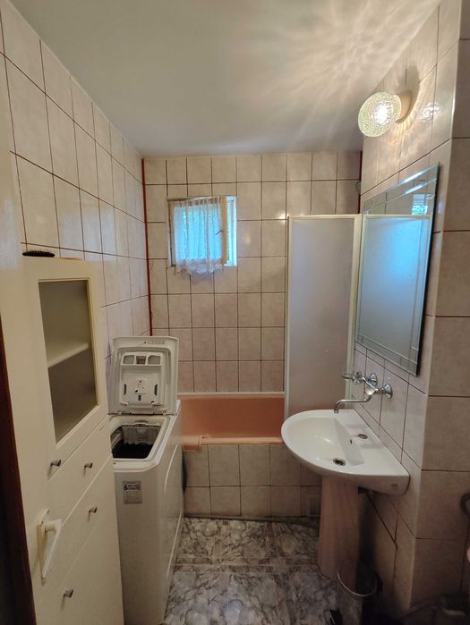 inchiriez apartament doua camere