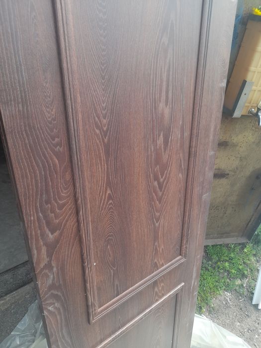 Продам дверь. Не дорого.