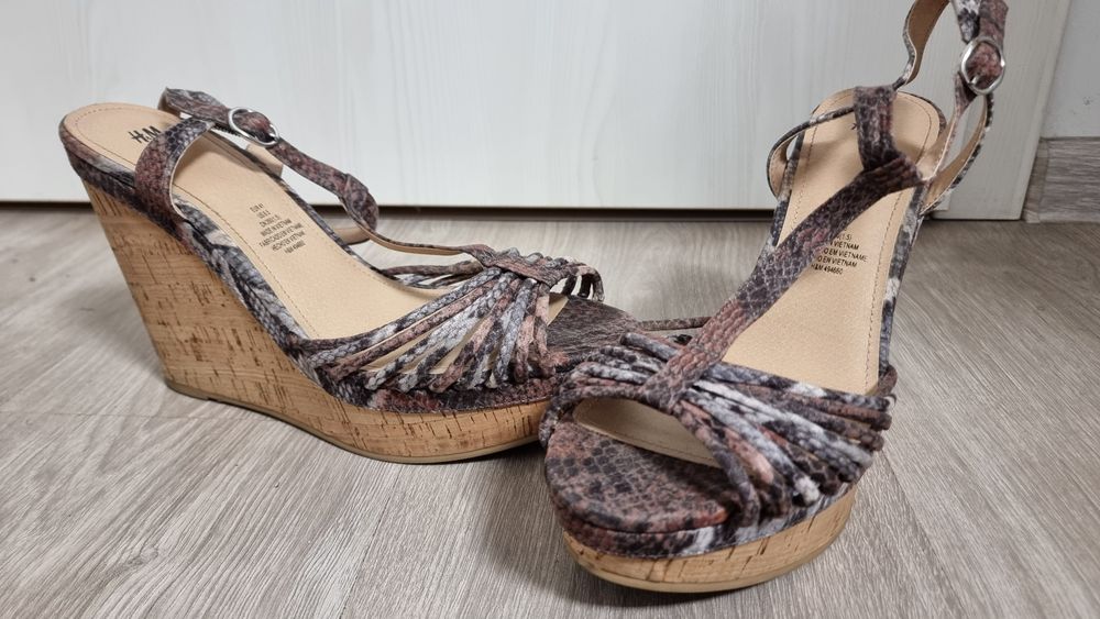 Sandale cu platforma H&M