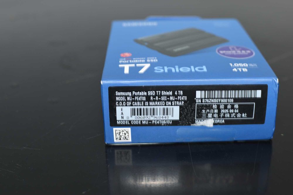 Vand Samsung T7 Shield SSD Extern 4TB Sigilat