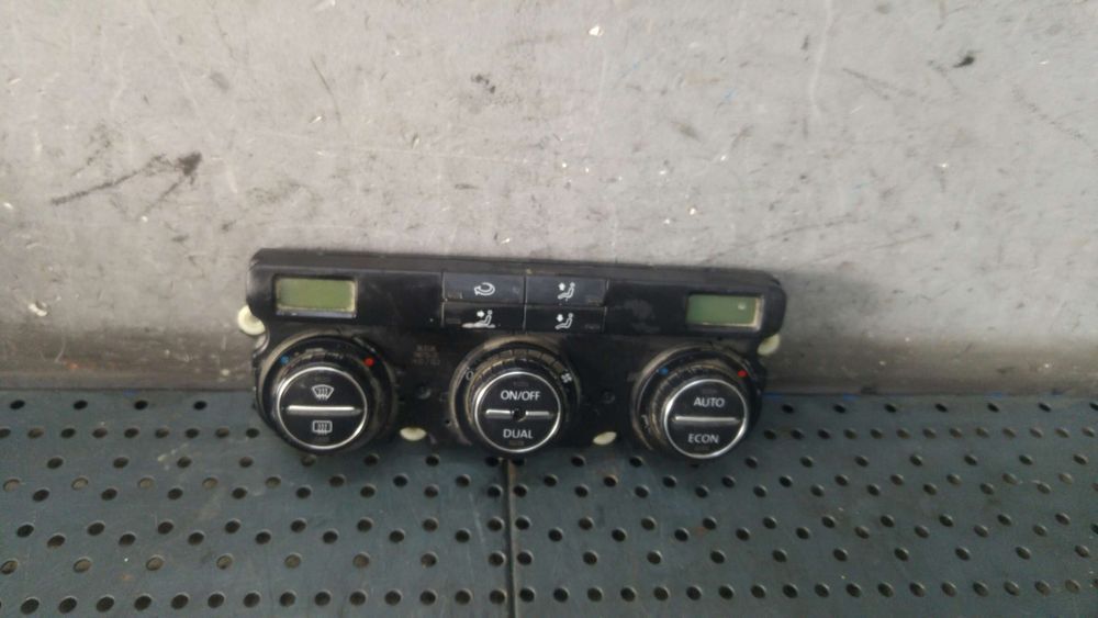 Panou comanda clima ac vw passat b6 3c 74677530