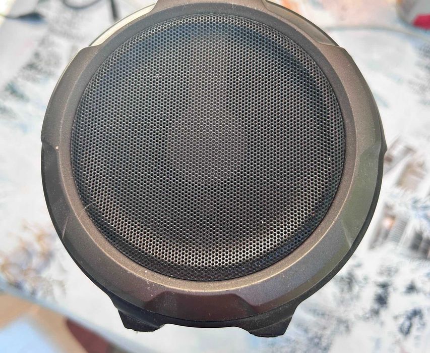 Vand boxa portabila Vibe 300 / schimb cu tel mobil, chiar si sparte,defecte etc