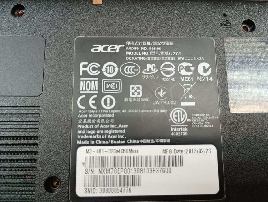 Продавам лаптоп Acer aspire M - 481 на части.