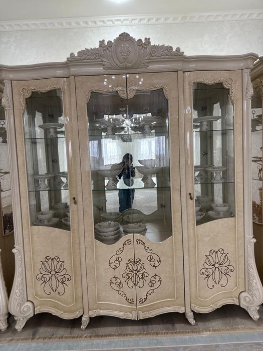 Продам срочна сервант