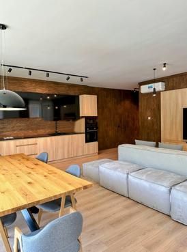 Дава се под наем Тристаен апартамент в София, Бояна - 130 кв.м за 1750 € - Снимка #1