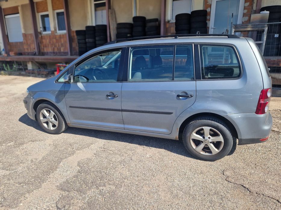 Vând Volkswagen Touran 2009 euro 5  1.4 benzina