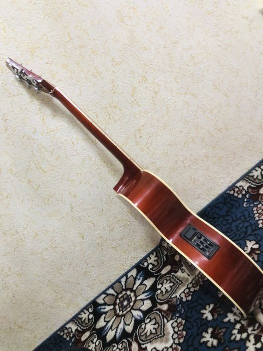 Samarqand gitara sotiladi sroshna