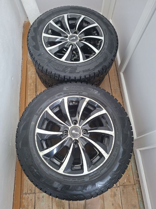 Продам комплект дисков с шинами