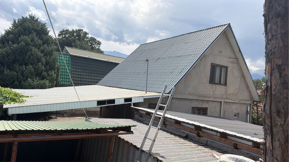 Продам строй материал. Стропилы, металлочерепица. Листы по 2 метра. Ле