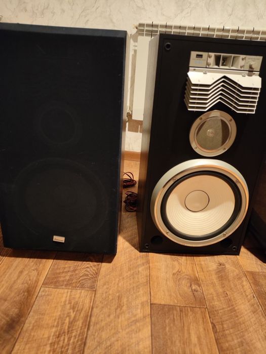 Напольная акустика Sansui C65.