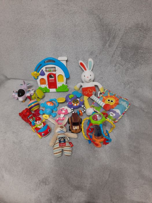 Lot jucarii bebe pret 120 lei