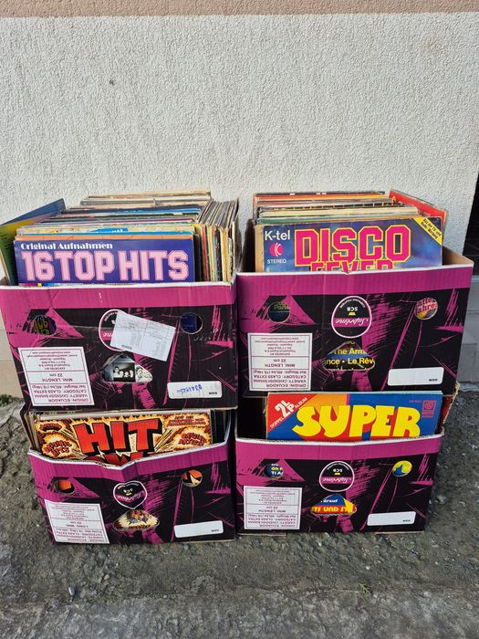 Vând 200lp Lot Discuri Vinil colectie muzica usoara mixta straina

Lot
