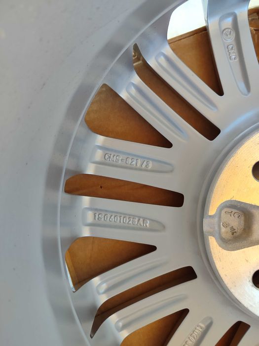Алуминиеви джанти за VW Up 5,5x15 ET41,1S0601025AR,централни капачки за VW.
