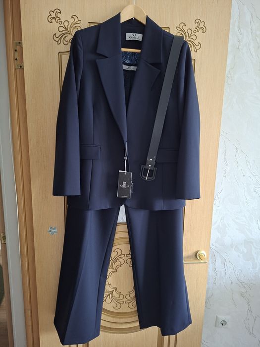 Костюмы новые Kadelli collection, шикарное качество