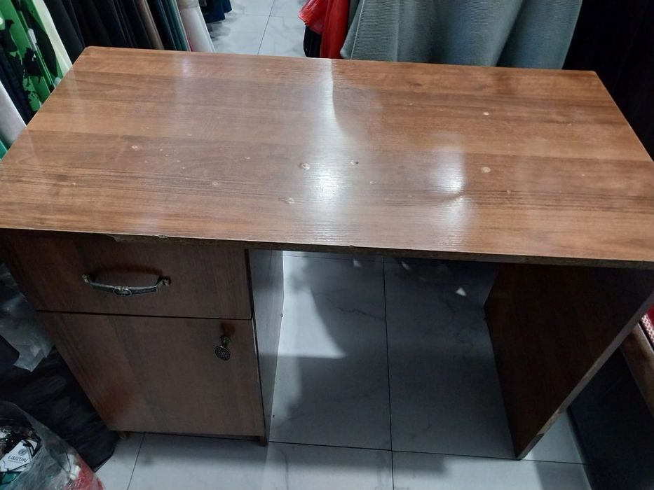 Продаётся столик для магазина