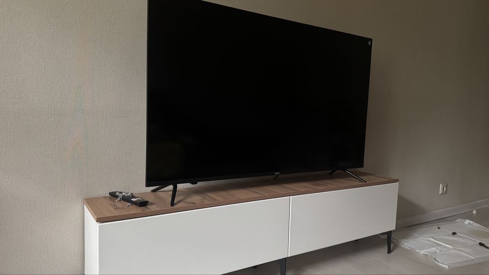Телевизор Haier с тумбой