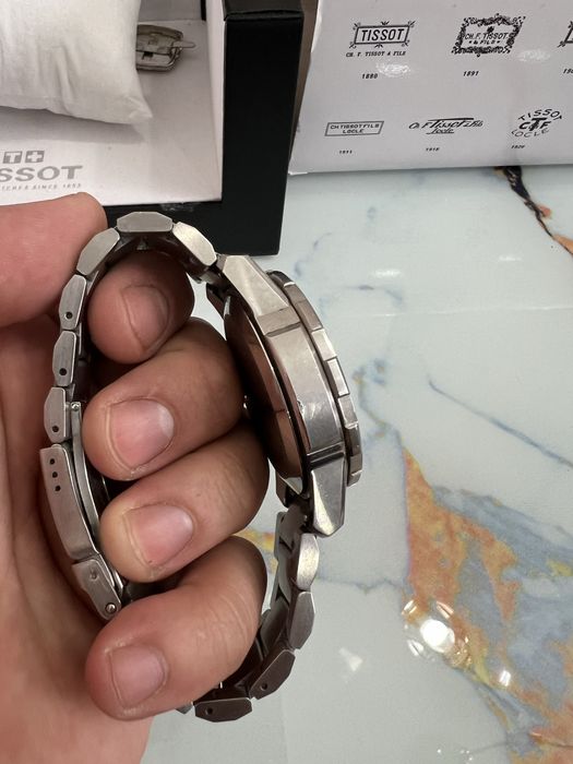 Tissot prc 200 с металлическим ремешком