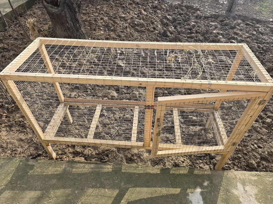 Куен кафас, quyon qafas juda baquvvat Sosna reka. Клетка для кроликов.