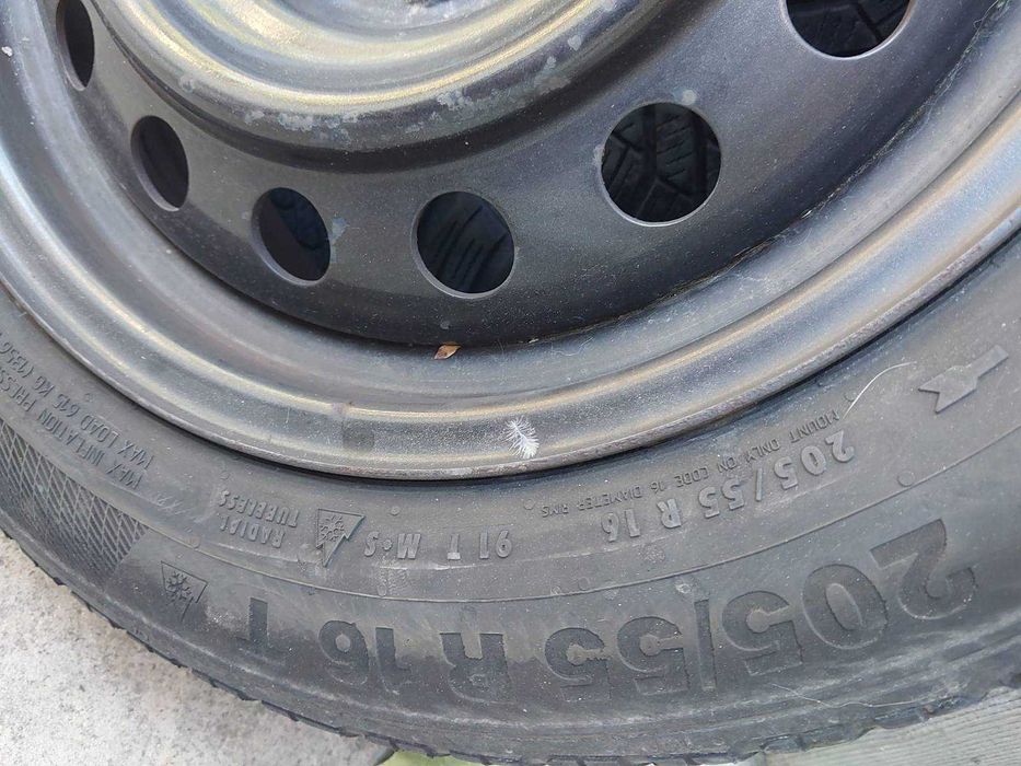 Автомобилни гуми с джанти