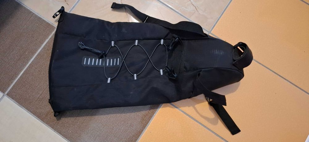 Geanta ciclism pt. ghidon Riverside 6L si pt. tija sa ProCycle 8L