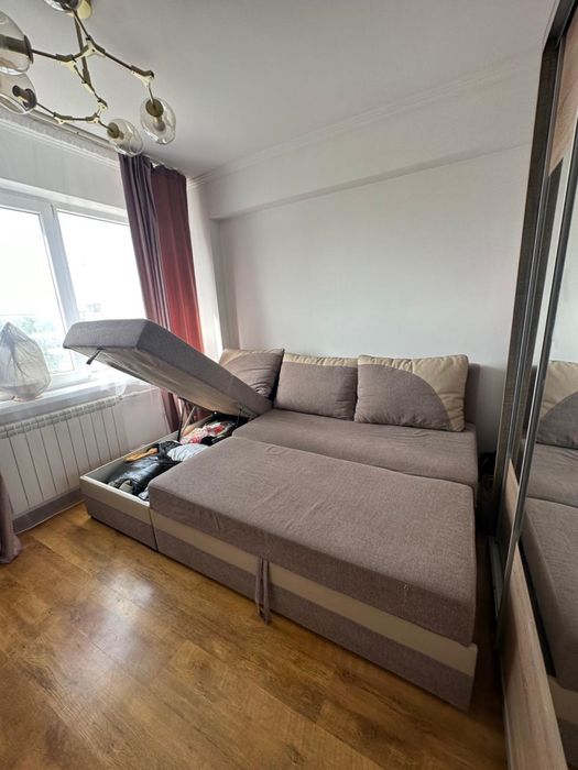 Диван в хорошеим состоянии