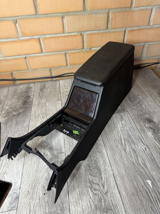 Подлокотник Мерседес 202