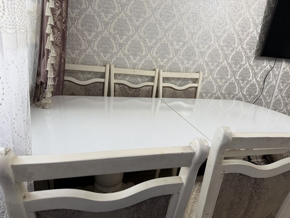 Продам стол и стулья