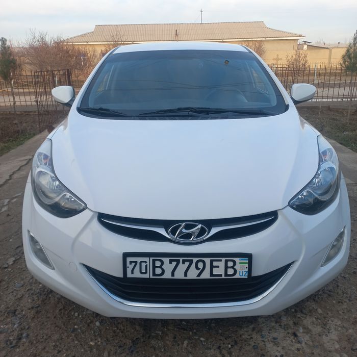 Hyundai avtomashinasi sotiladi