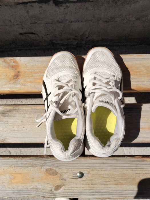 кроссовки asics для волейбола