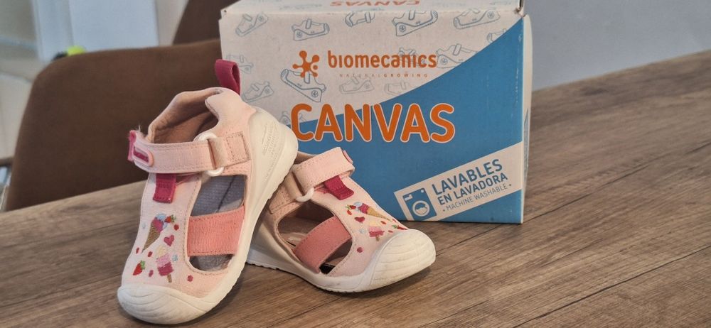 Сандалк Biomecanics за момиче- 18 номер