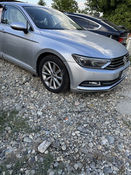 Dezmembrez volkswagen passat 2015 motor bara trager far plansa  motor
