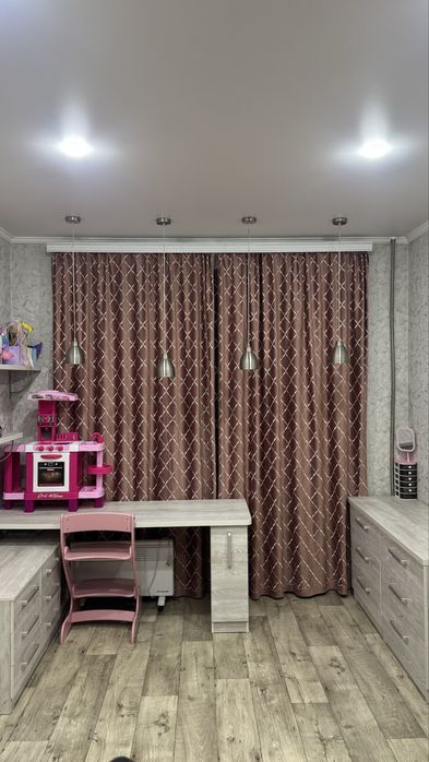 Продается 3 комнатная сталинка