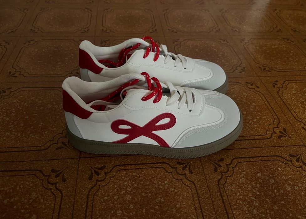 Продам кроссовки