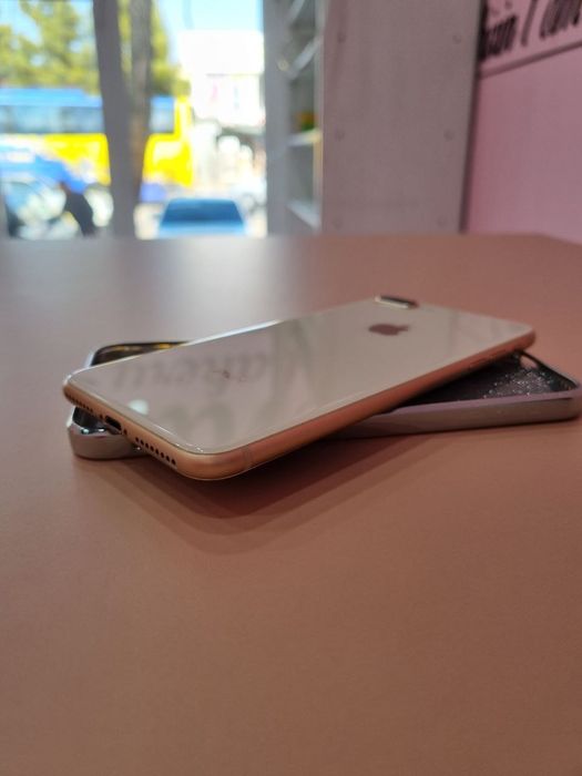 Iphone 8 plus 64Gb