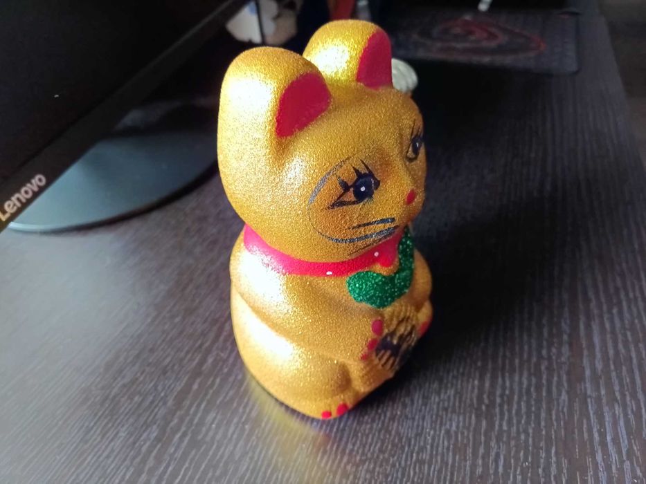 Pisica norocoasa ceramica Maneki Neko aurie