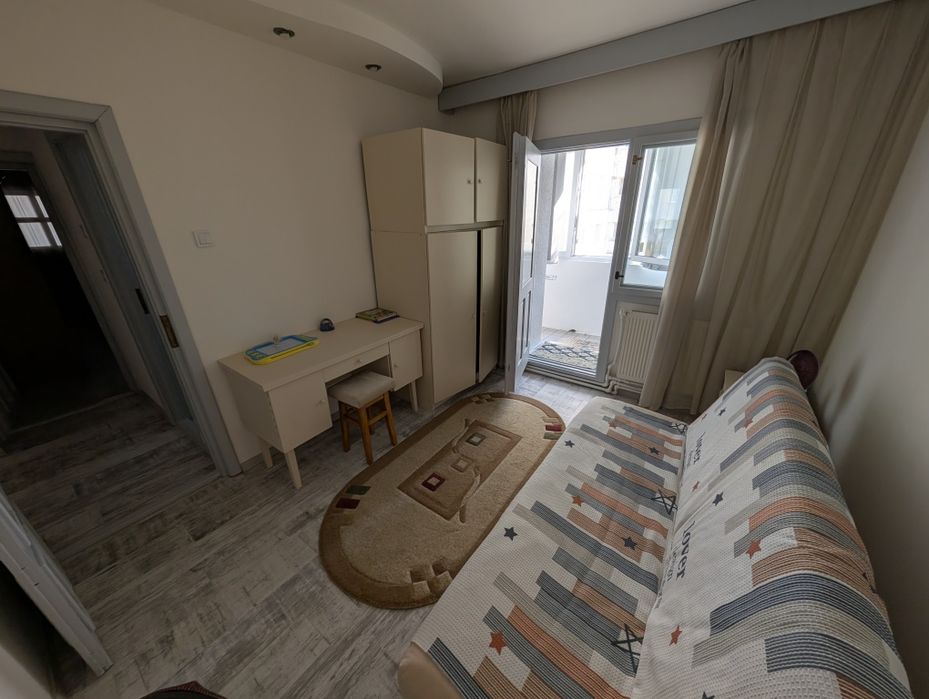 Apartament 3 camere, Obcini, langa universitate, complet utilat