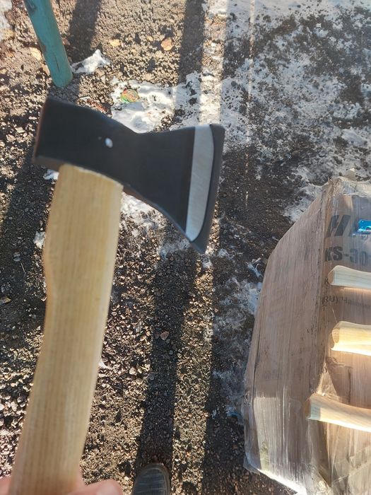 Продам топор новый