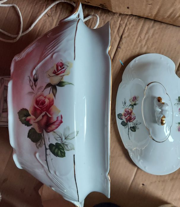 Продам фарфоровую посуду