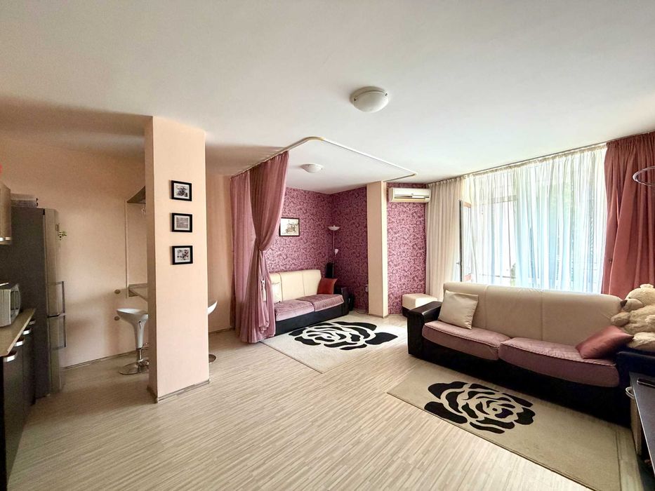 Продава се Двустаен апартамент в Свети Влас - 95 кв.м за 1222 €/кв.м - Снимка #2