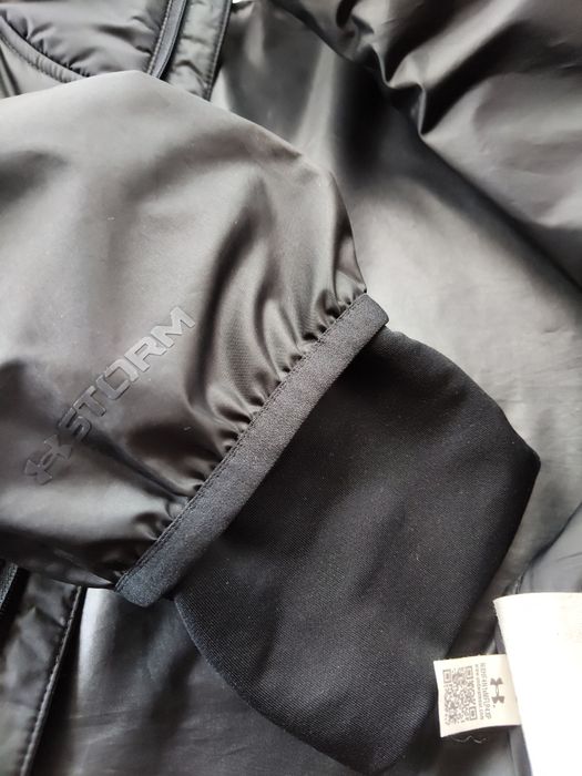 Оригинално мъжко яке (Under armour).