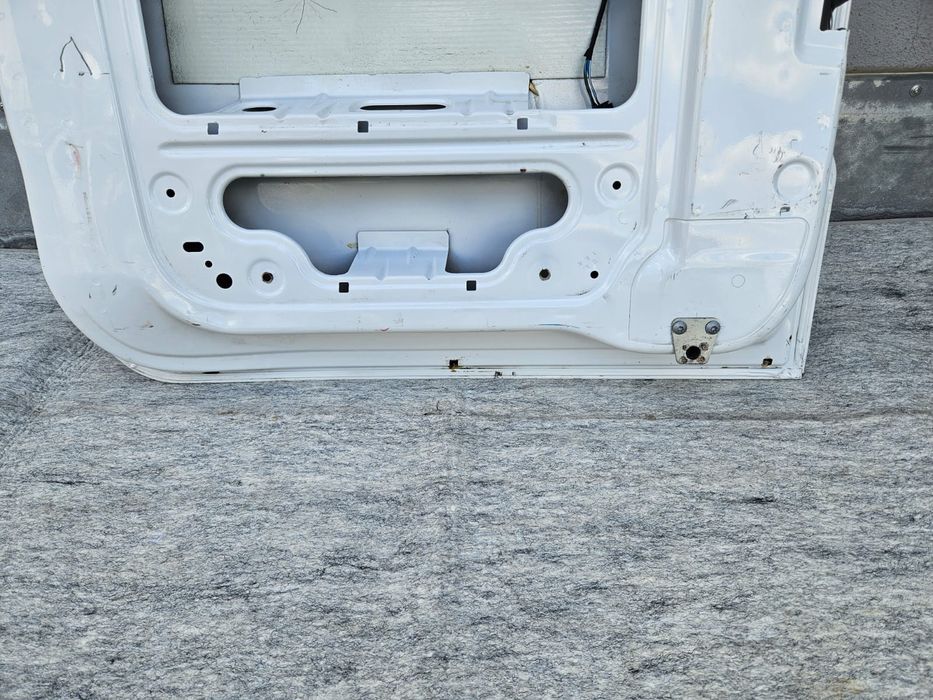 Vând ușă dreapta spate pentru Volkswagen Crafter