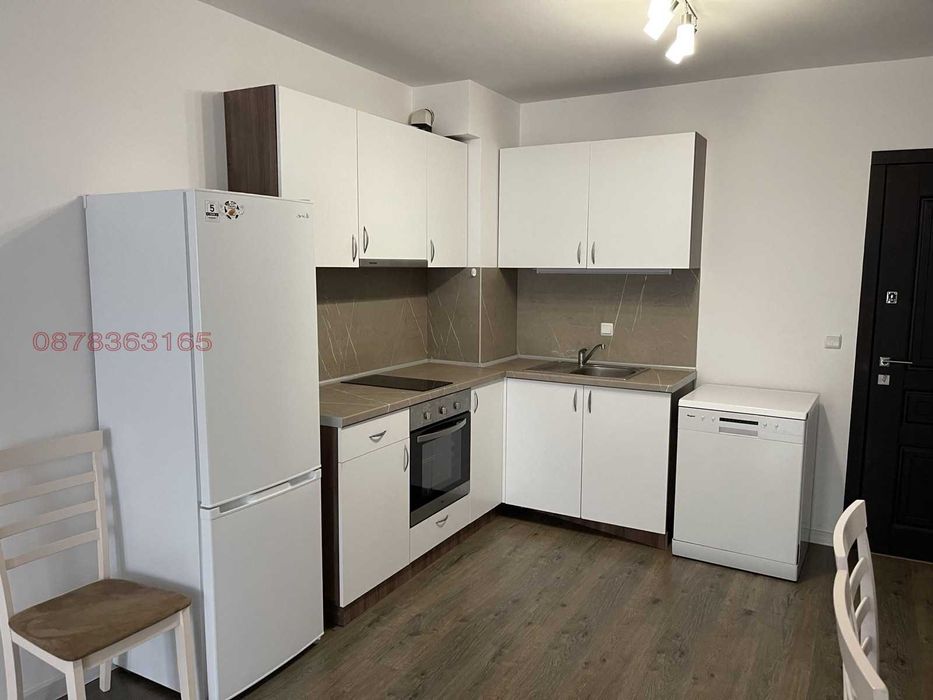 Дава се под наем Двустаен апартамент в Варна, Бриз - 79 кв.м за 847.62 € - Снимка #3