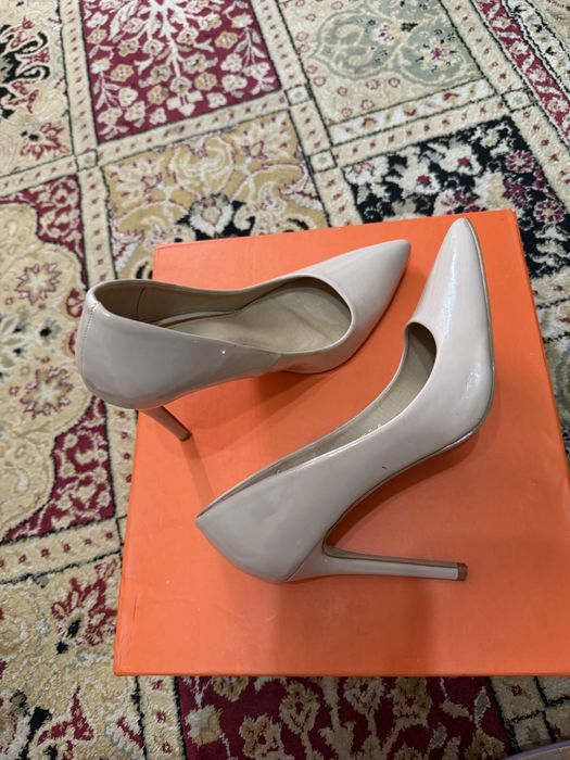 5 пар обуви за 20 тыс. тенге