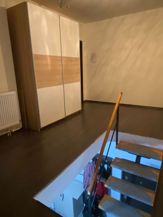 Inchiriez mansarda zona Valea Aurie .