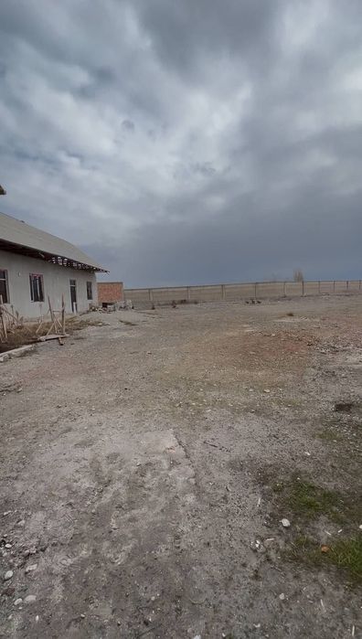 НОТУРАР ЖОЙ , СОТИЛАДИ! 40сотыхлик ,Котта Склад ва Ишлаб чикариш учун!