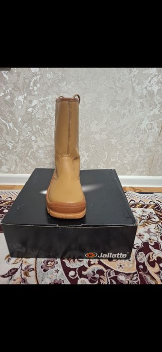 Продам спец обувь