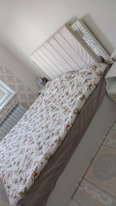 Спальный гарнитур б/у