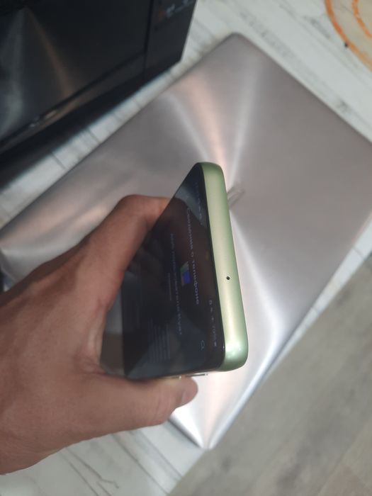 Продам телефон смартфон самсунг а05